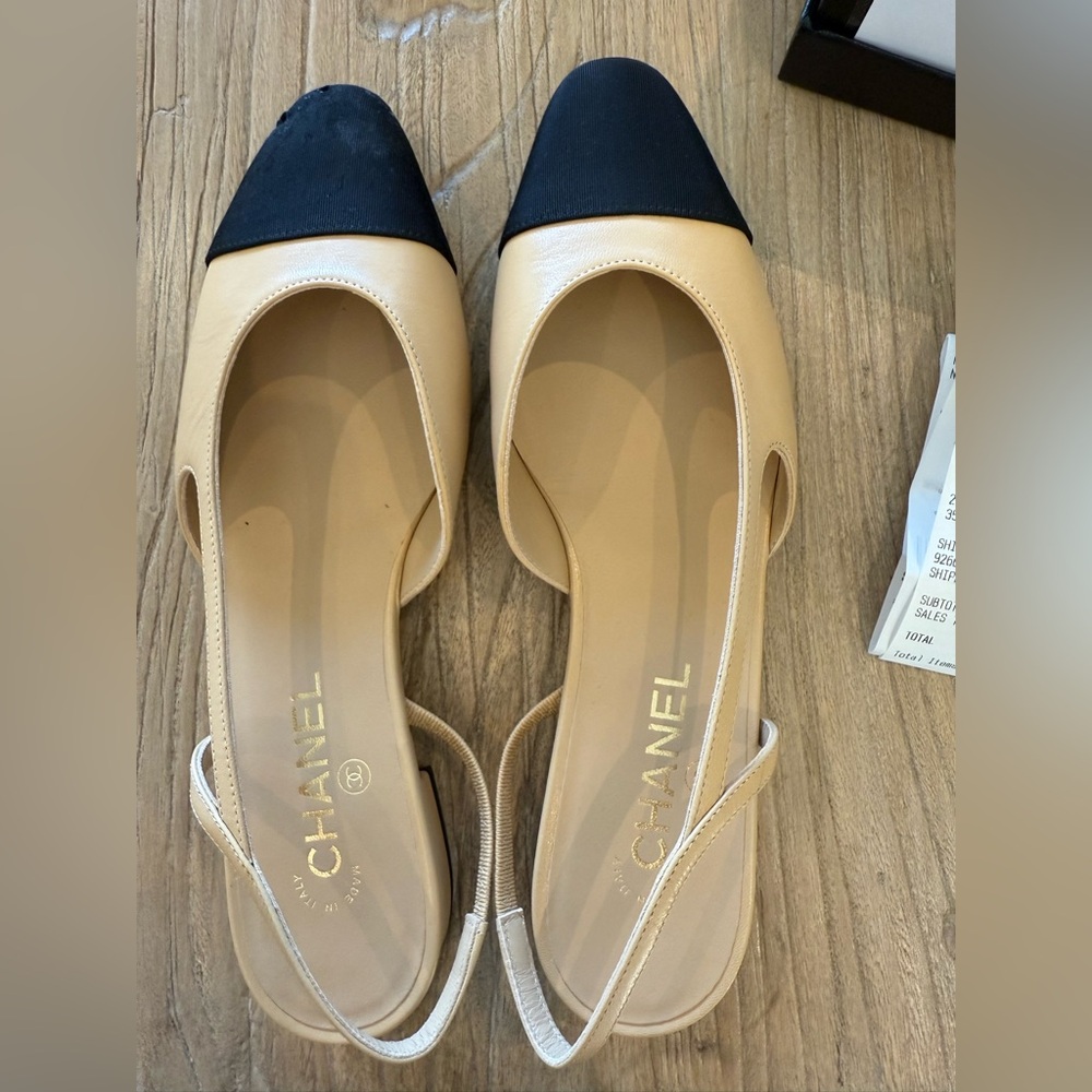 CHANEL Two-Tone Beige and Black Flats